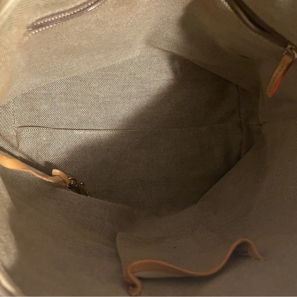 Dooney and Burke Large Leather White Bag 11x14.5” - Picture 14 of 14